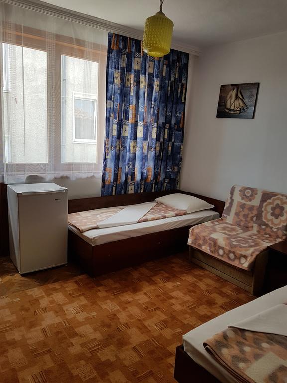 Guest Rooms Denitsa Obzor Buitenkant foto