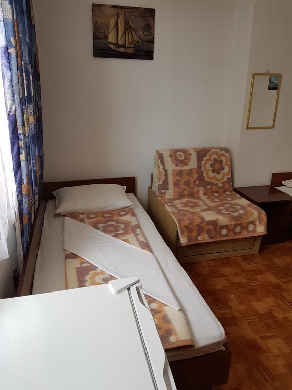 Guest Rooms Denitsa Obzor Buitenkant foto